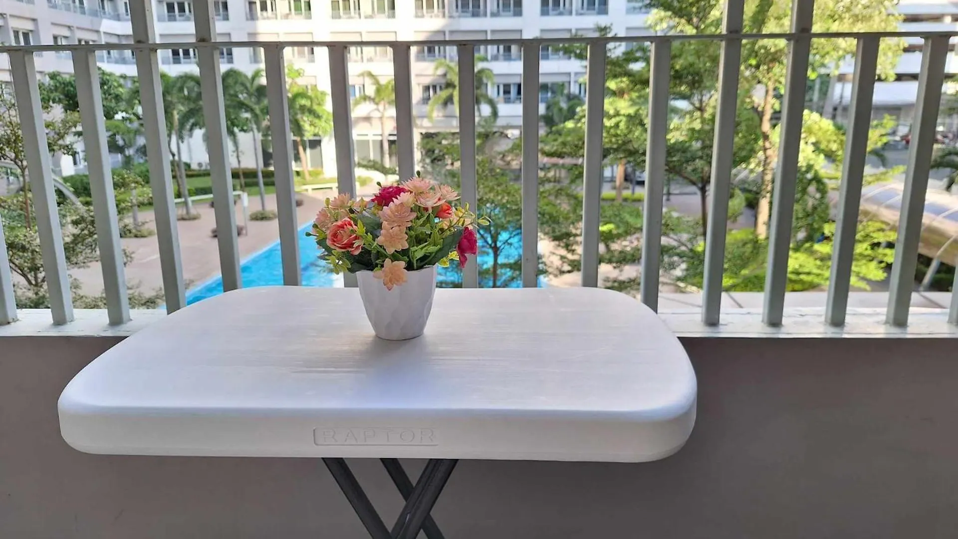 Stunning 1Br Balcony Pool View W/ Wi-Fi Grace Res Apartment Manila Philippines